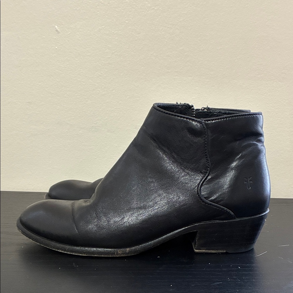 Frye women Carson Piping Booties featuring soft leather
